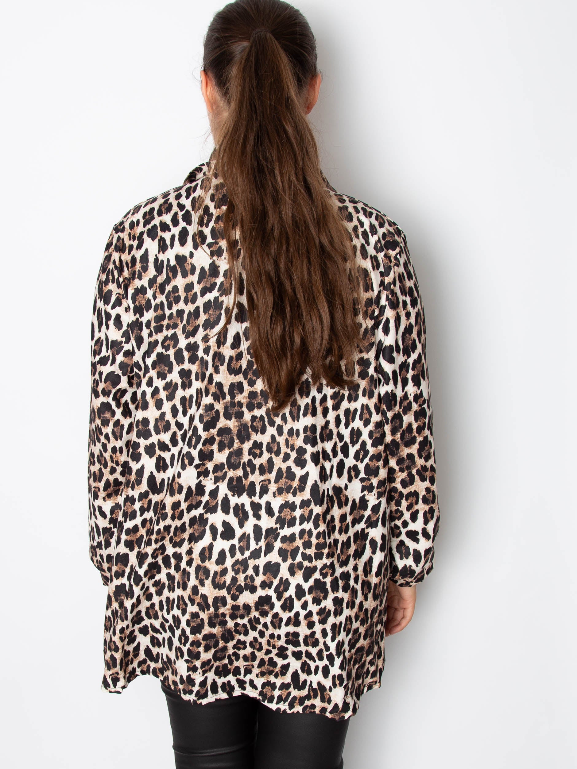 Den perfekte skjorte med leopard print