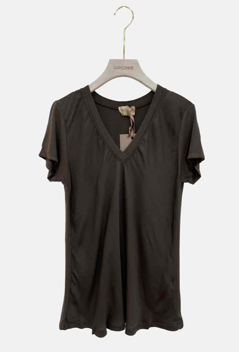 T-shirt satin viskose med v-hals